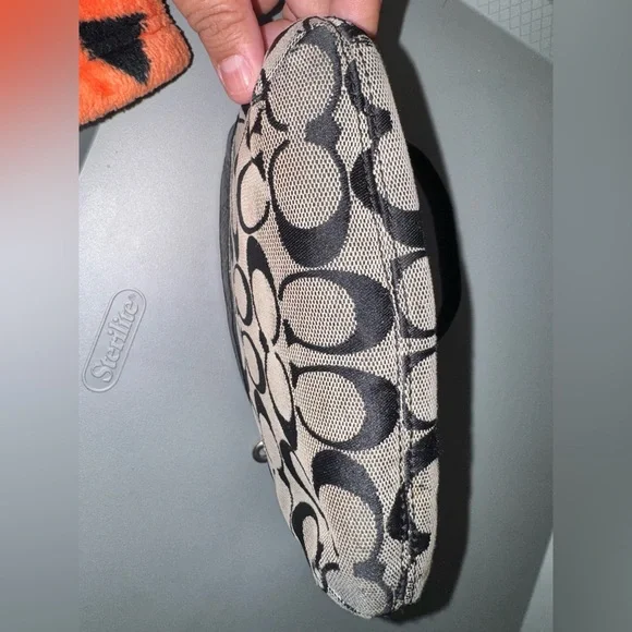 Coach signature canvas zip wristlet - Picture 5 of 10